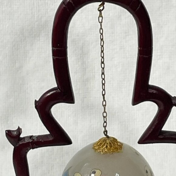 Vintage Chinese reverse painted egg with wooden stand. - Picture 4 of 8